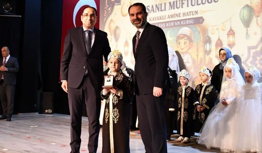 Kur’an kursu öğrencilerinden duygulandıran final