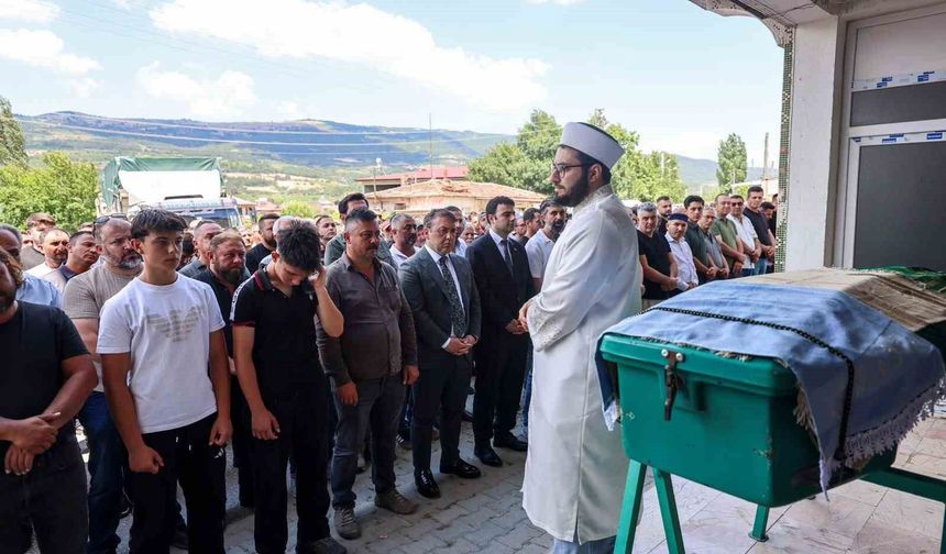 Sevilen muhtar son yolculuğuna uğurlandı