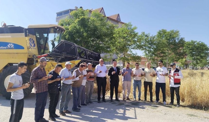 Aslanapa'da hasat sezonu dualar ile açıldı