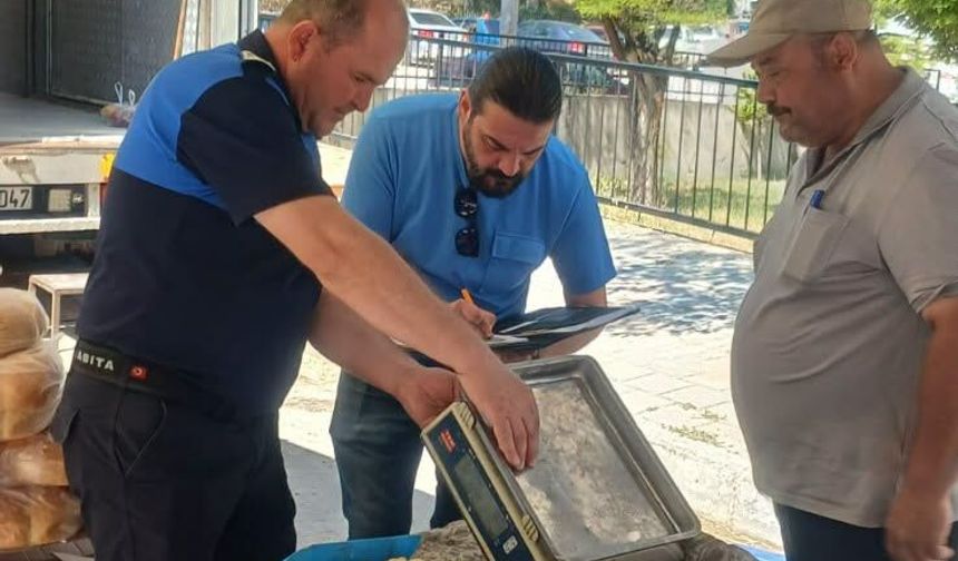 Emet Pazarı’nda Teraziler Tek Tek Kontrol Edildi