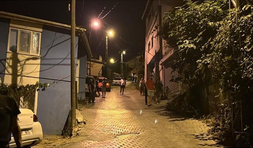 Tüfekle sokağa geldi, mahalleyi birbirine kattı: 1 yaralı