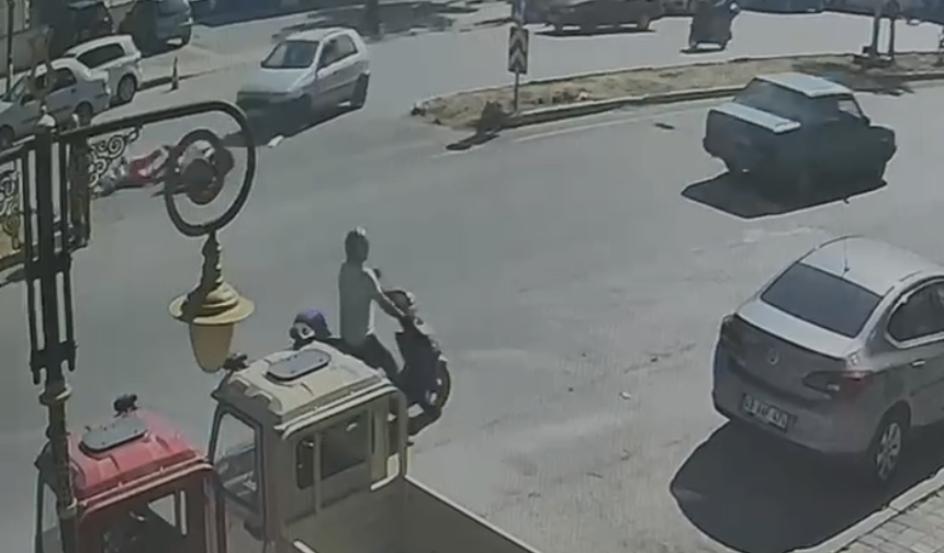 Kütahya'da dönüş kabusu: Motosiklet ve otomobil çarpıştı