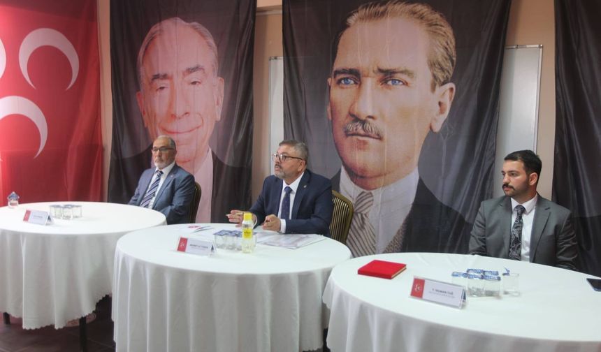 MHP Aslanapa’da Yeni Dönem: İlçe Başkanı Ali Takkalı Oldu