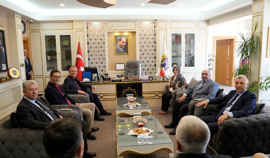 AK Parti Kütahya heyetinden Tavşanlı Belediyesine çıkarma
