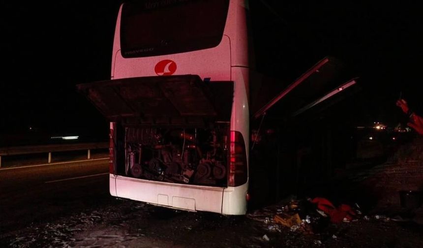 Kütahya Yolunda Yolcu Otobüsü Alev Aldı