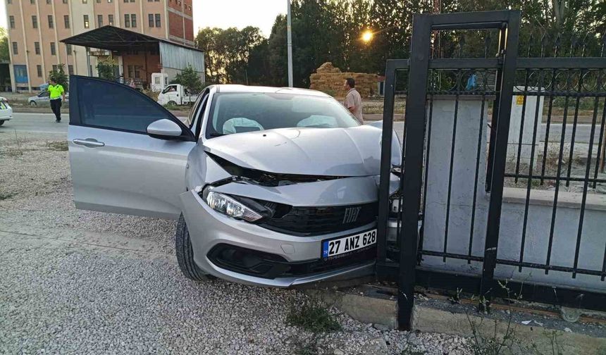 Bilecik'te feci kaza; 1'i ağır 4 yaralı