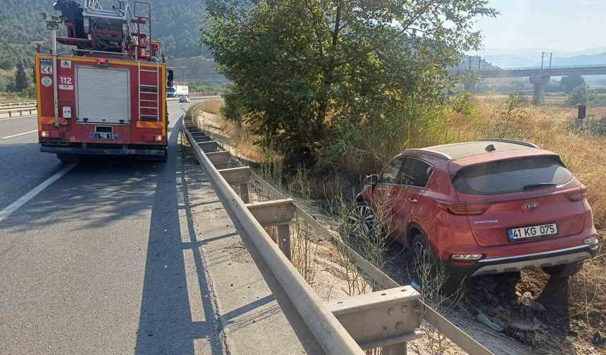 Bilecik'te otomobil bankete düştü: 4 yaralı