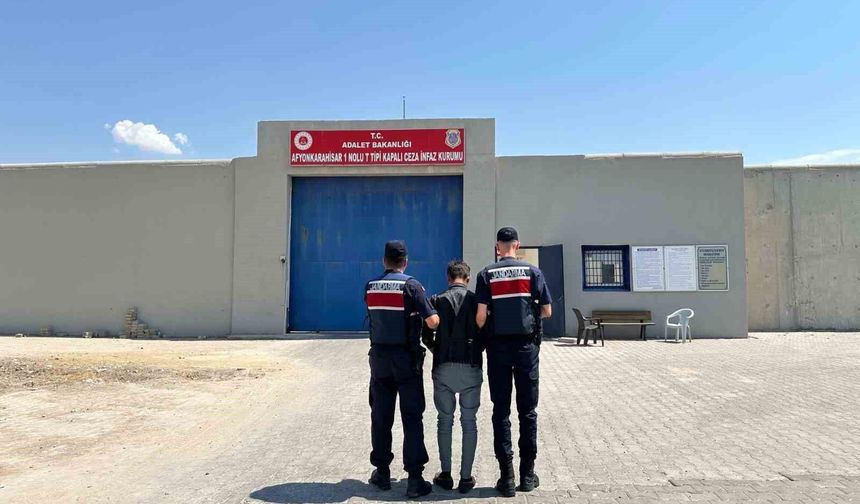 Jandarma çeşitli suçlardan aranan 28 kişiyi yakaladı
