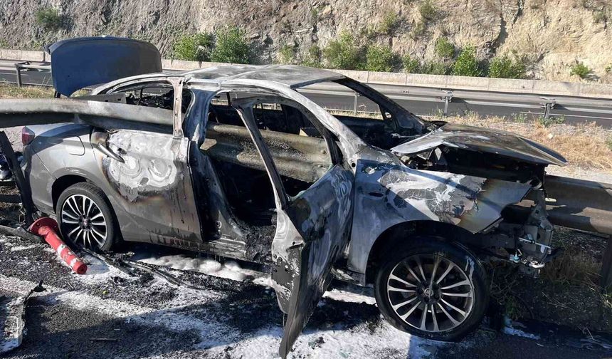 Otomobil bariyere çarpıp alev aldı: 3 astsubay yaralandı