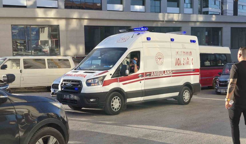 Otomobilin çarptığı 12 yaşındaki çocuk hastaneye kaldırıldı