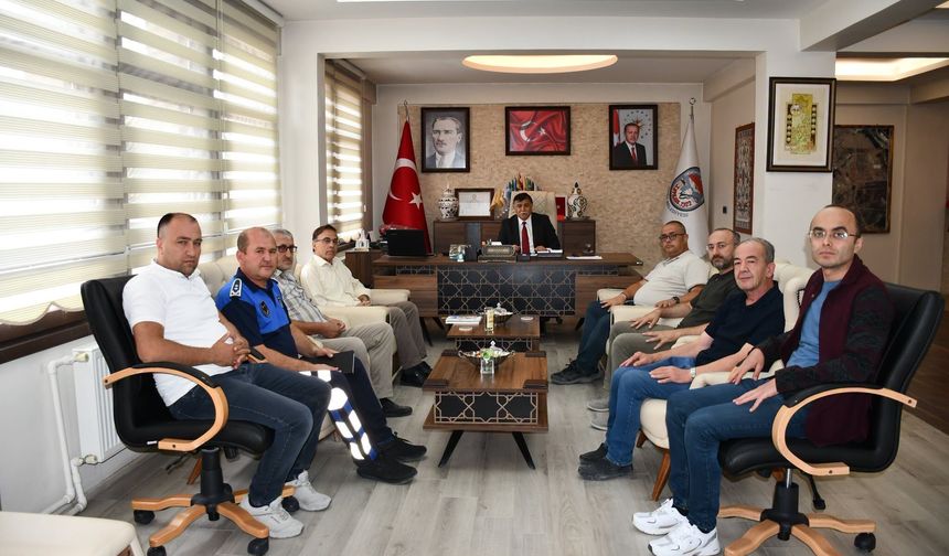 Emet Belediye Başkanı Koca: ''25 memurun alacaklarının tamamını ödedik, işçilerimiz için çalışmalarımızı sürdürüyoruz''