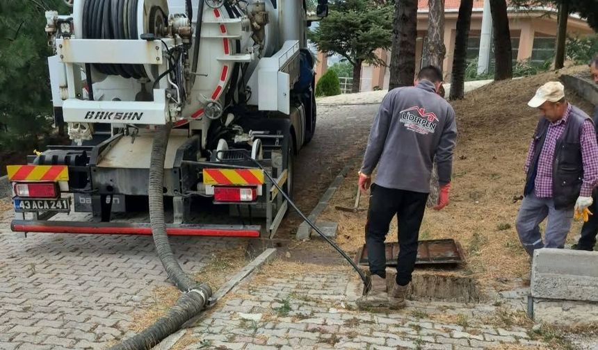Şaphane'de altyapı ve su sayaçlarının yenilenmesi çalışmaları sürüyor