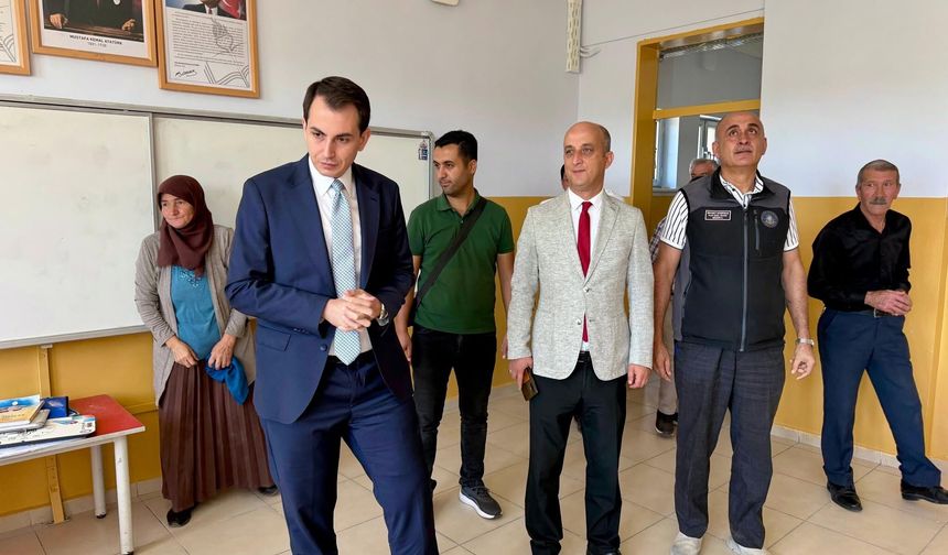 Hisarcık'ta Dereköy Şehit Fatih Seven İlk ve Ortaokulu'nda bakım çalışmaları tamamlandı