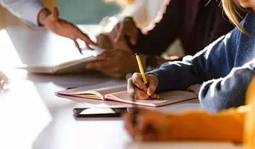 MEB’in yeni sınav sistemi tartışma yarattı! Soruların yüzde 80’ini yapay zekâ mı hazırlayacak?