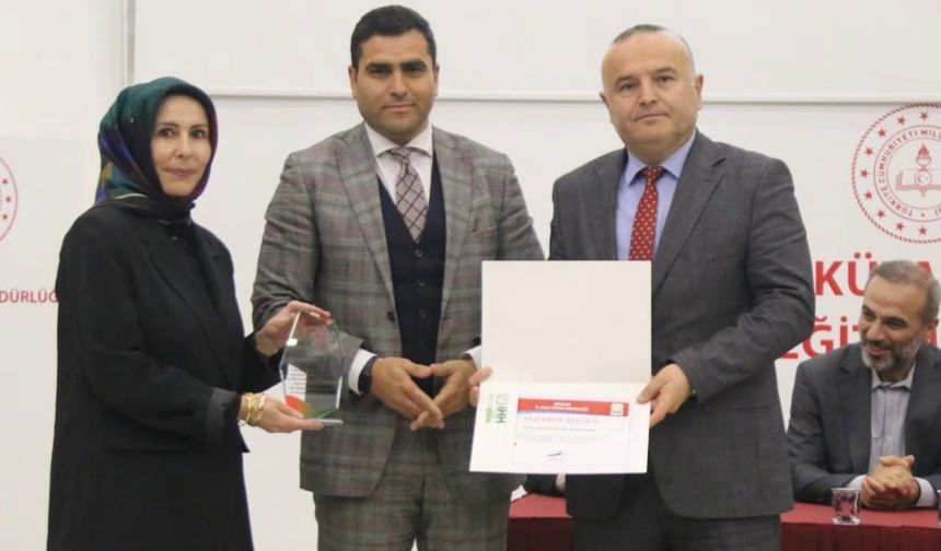 Kütahya’da Nafi Güral Fen Lisesi İyilikte İlk 10’a Girdi!
