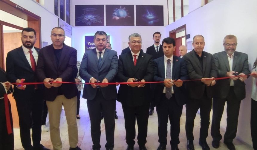 Gediz’de yapay zekayı projeye dönüştürecek laboratuvar açıldı