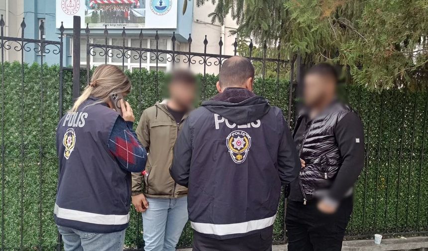 Okul çevrelerinde sıkı denetim! Polis ekipleri sahada