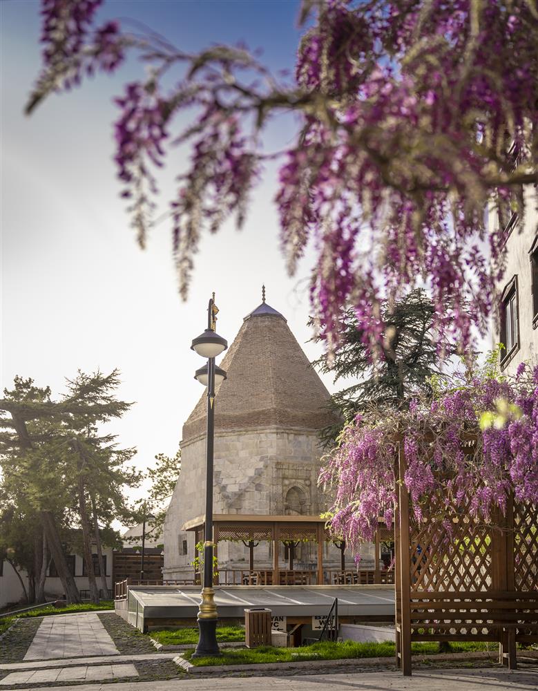 Alemşah Kümbeti (Sivrihisar)
