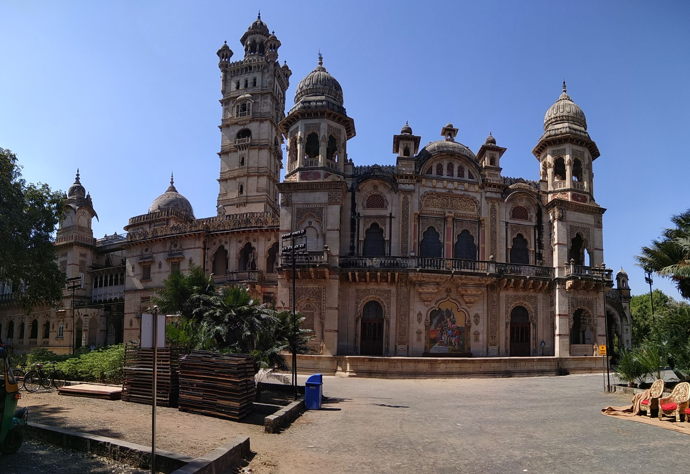 Laxmi Vilas Palace9