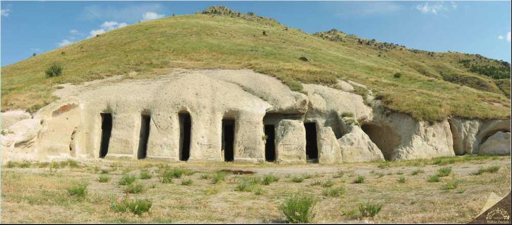 Yedikapılar Kaya Yerleşimi Afyonkarahisar