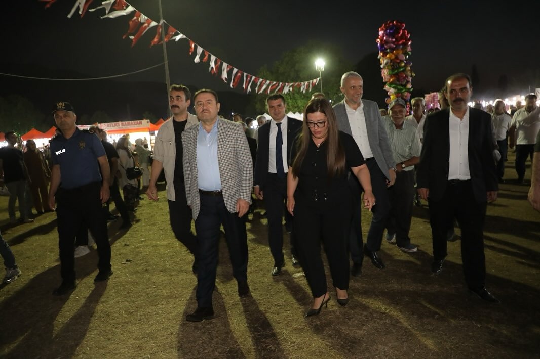 92. Simav Turizm Ve Ticaret Panayırı Yoğun Katılımla Kapılarını Açtı (2)