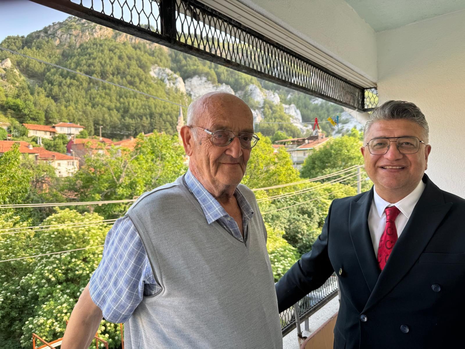 33E5Cff9 Ed3D 4F74 8Ae9 E4200F130A93