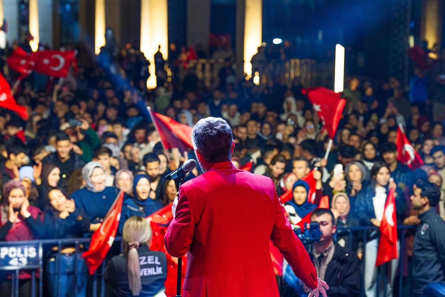 571438358 18542229376006669 6502143800637193142 N