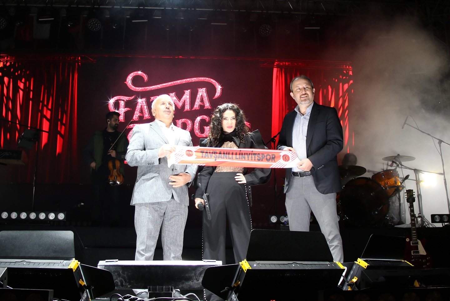 571888832 18061313240410163 5157738929832845451 N