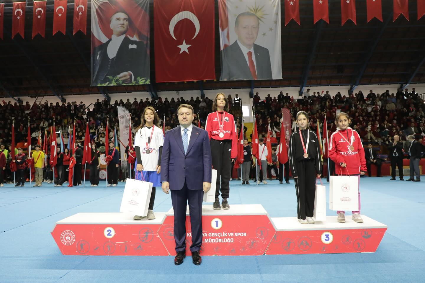 572237079 18162773860379467 3250674033358616088 N