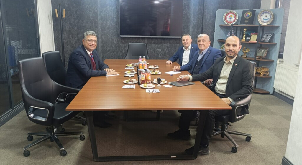 15C6D5B2 3E5E 4169 Bd64 A2Babc923254