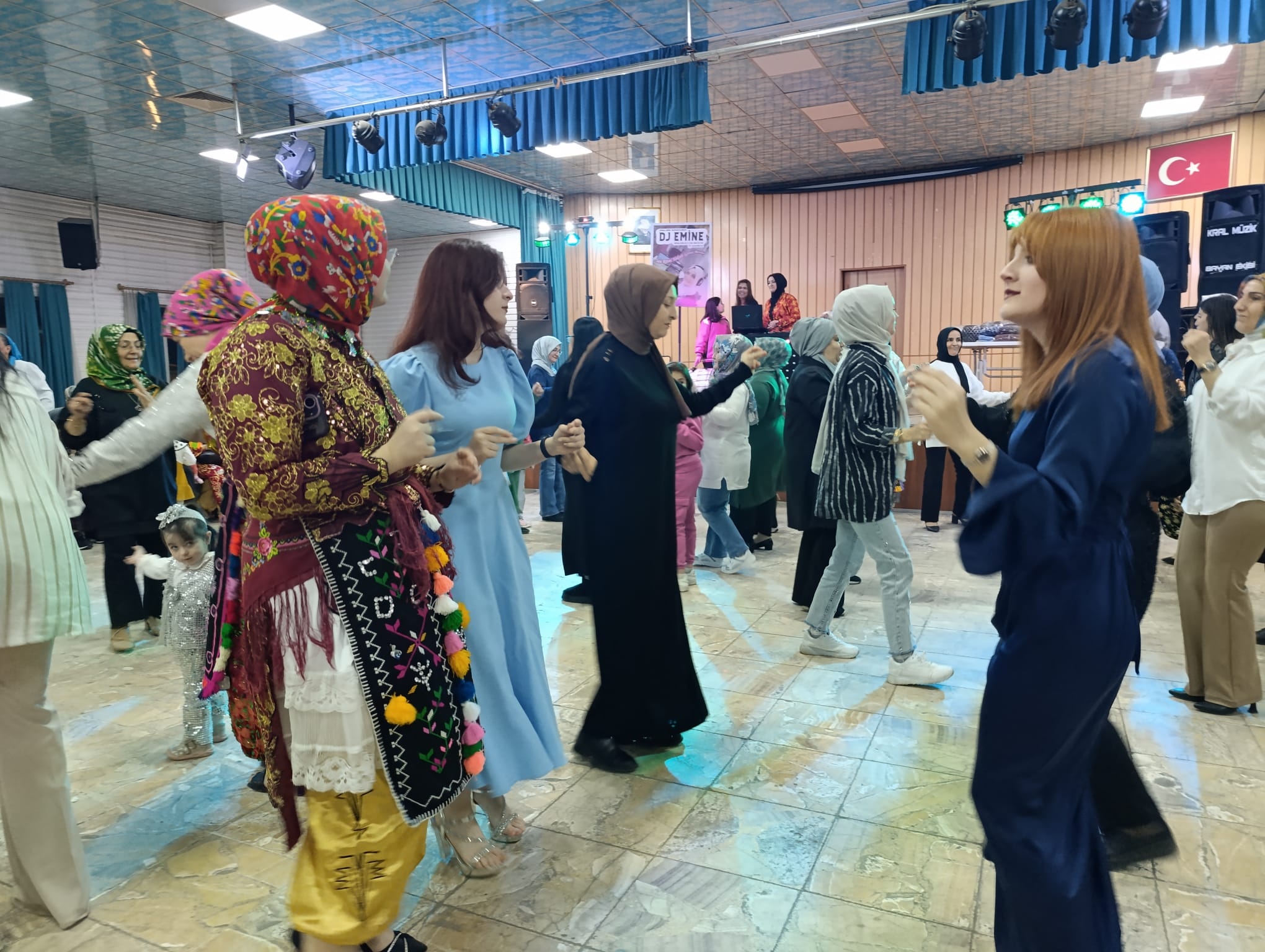 16Bf73A0 8C3E 4D0E 86B2 C830D8E4655C