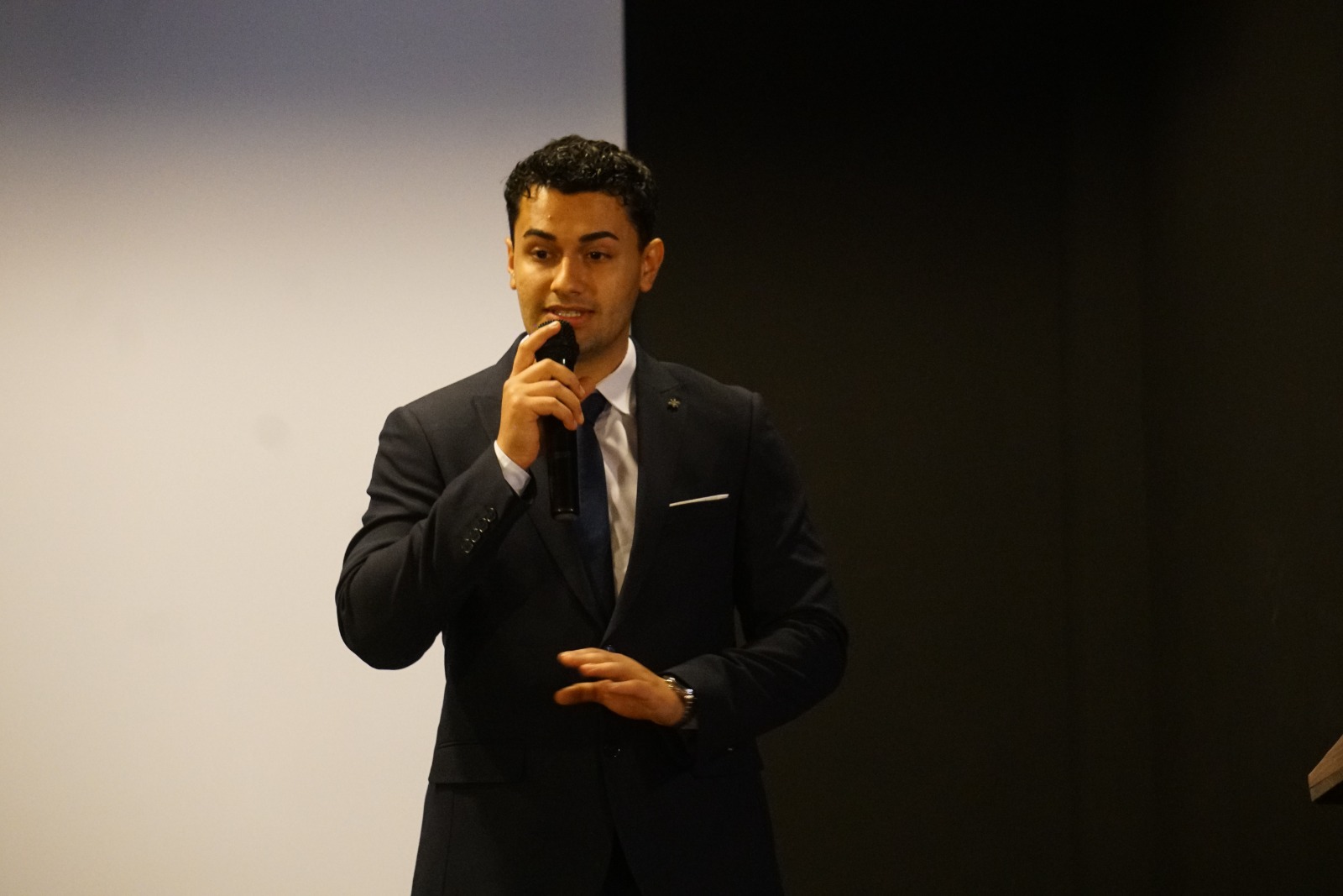 3Ca7Bdd5 19A4 4C8B Ad09 980647B1592E