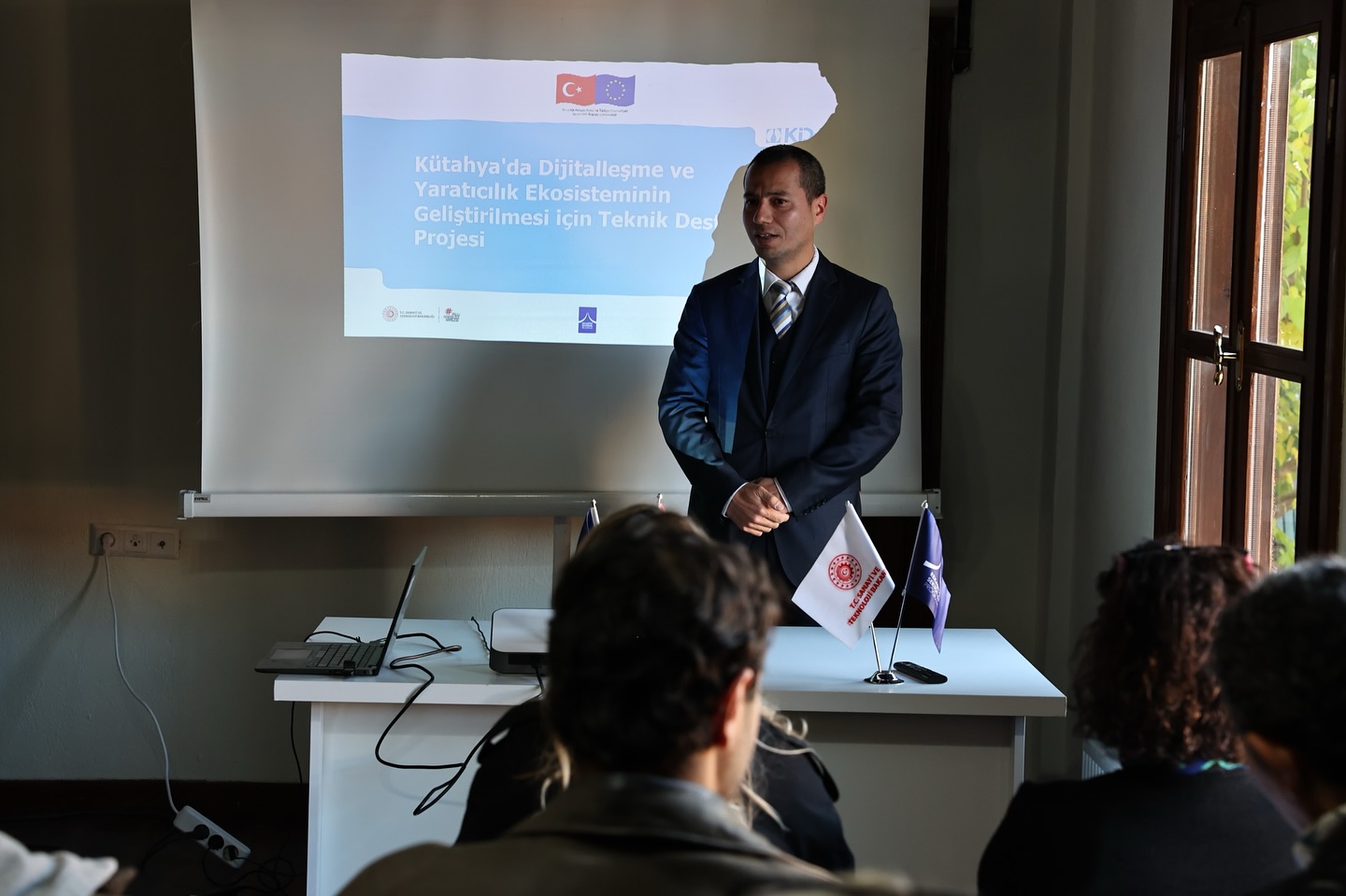 572138521 18395764225134776 145009912920767273 N