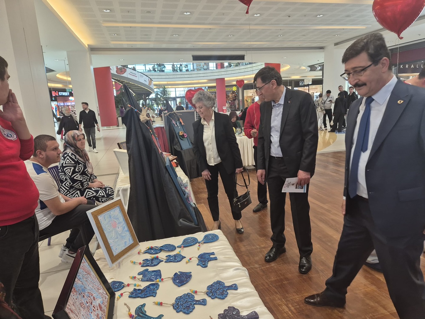 572647356 18395763907134776 5662548924149722359 N