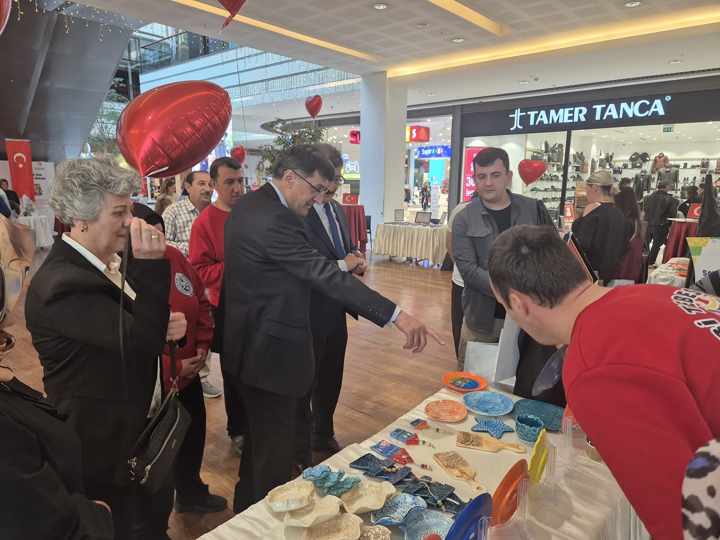 573384107 18395763898134776 4705207147934754208 N