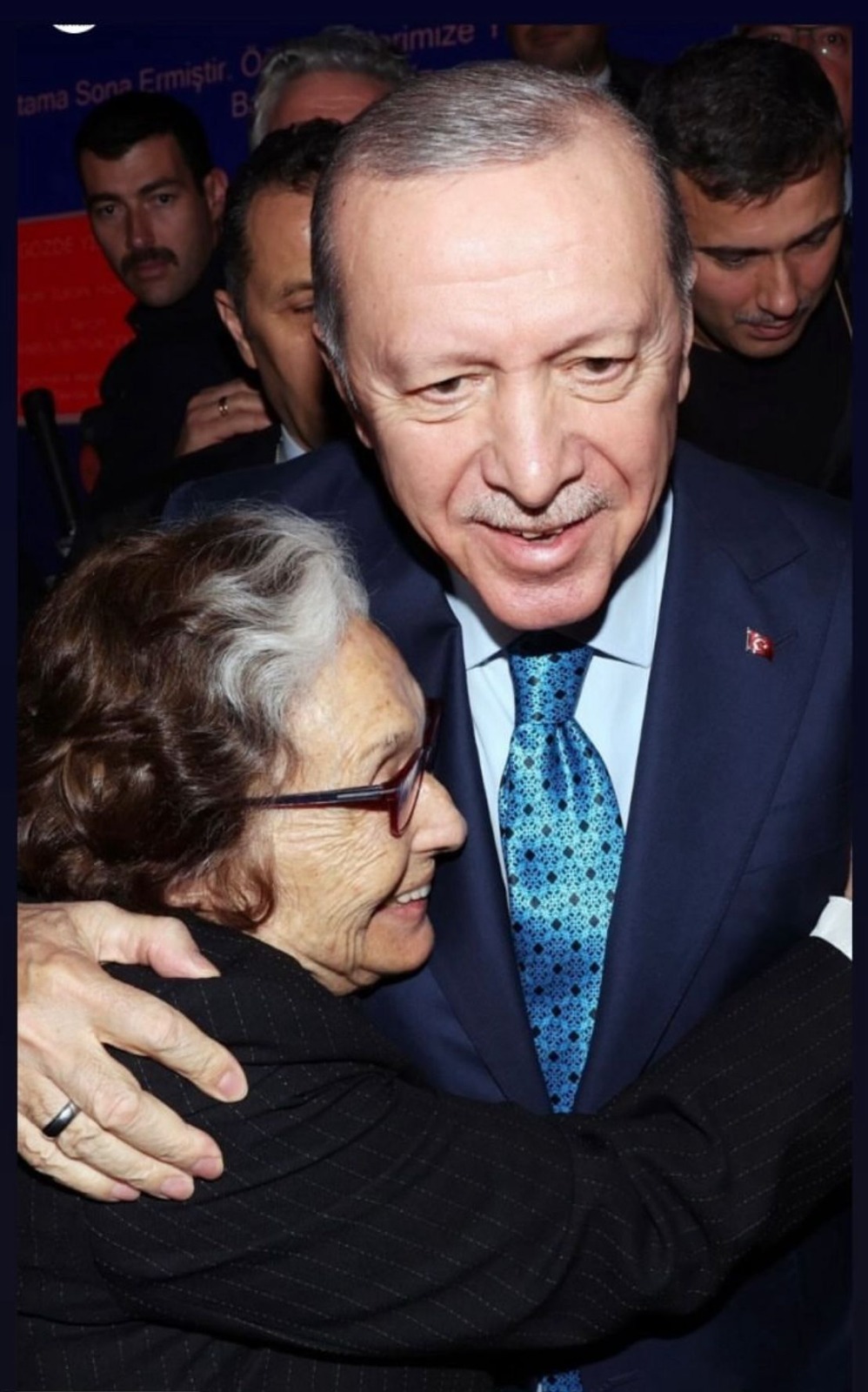 5980F978 8265 415E 96Bc 670E2857E644