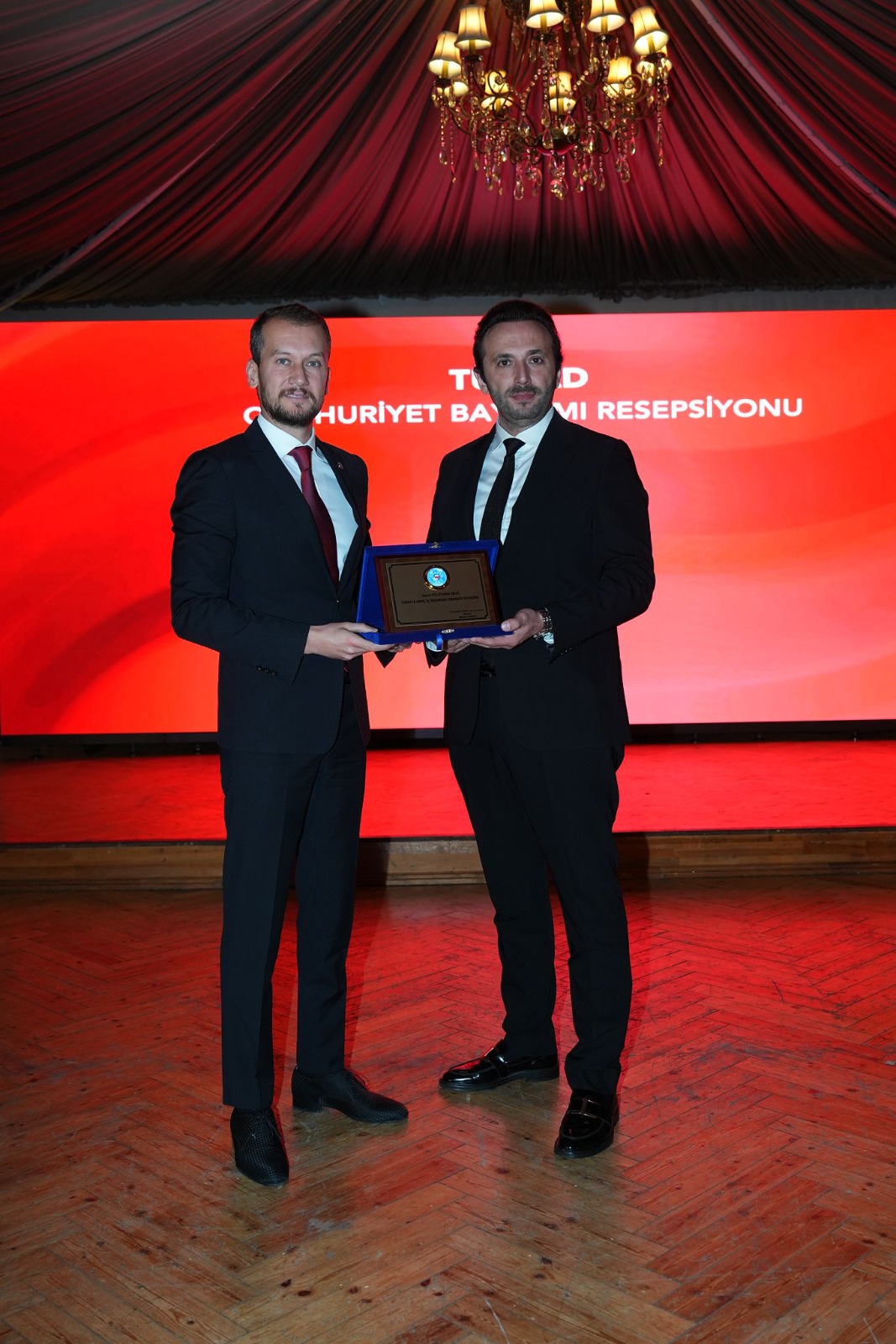 B0483Ce5 Ed7E 45B1 957D 0C4C09Acb009