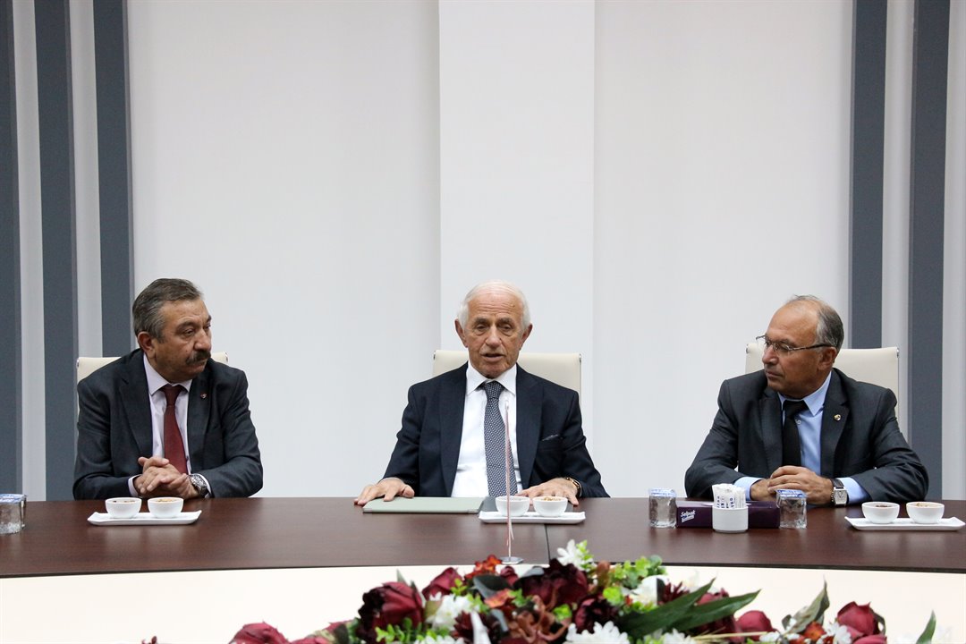 E9A5814F 361D 49C6 9D18 2517F45Bddb4