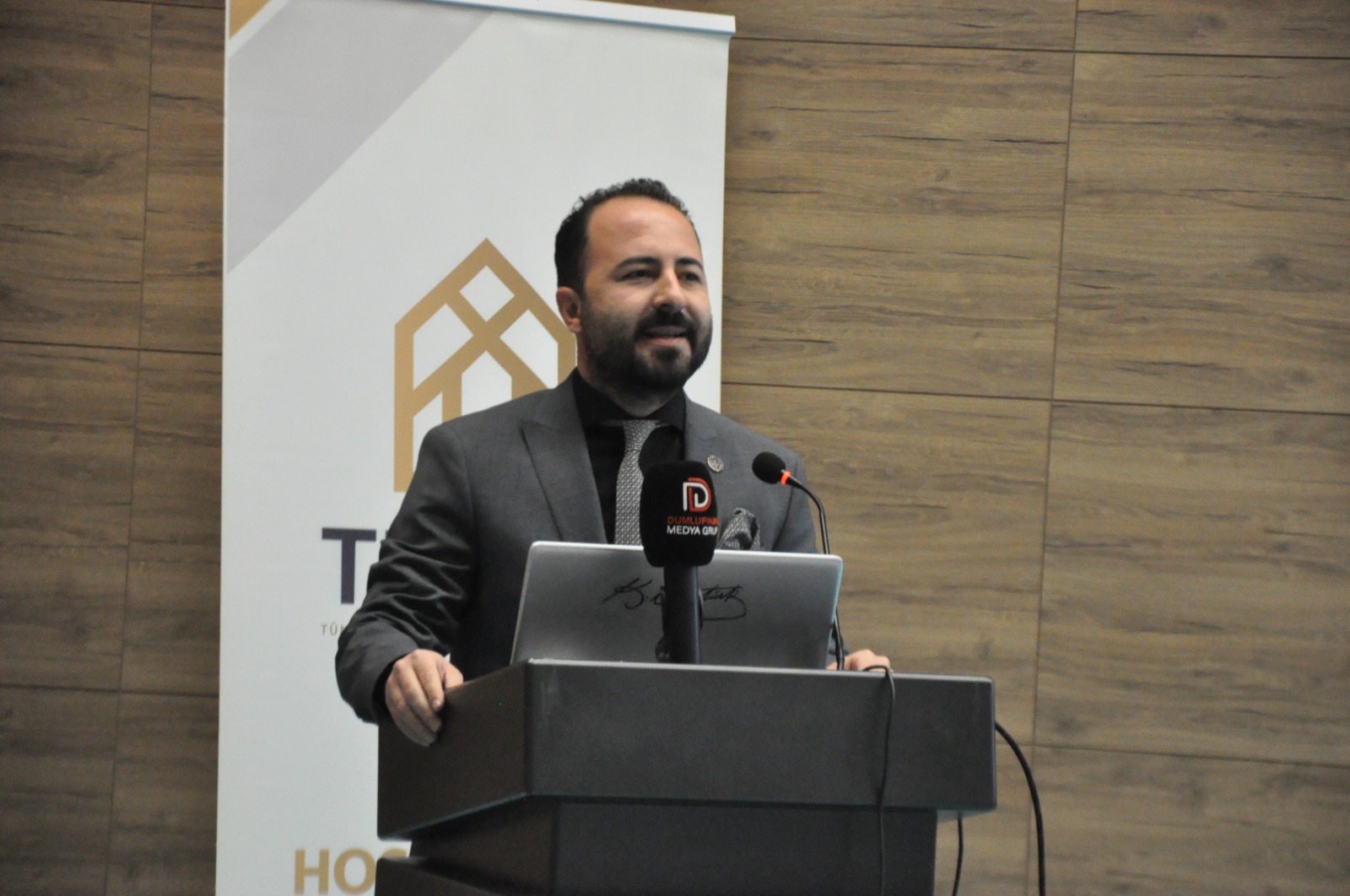 F918B7E2 652C 4A50 A2A0 60A5Ccca73Bd