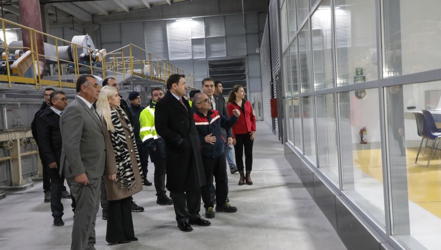 606089022 18168327919379467 6885634370873976645 N