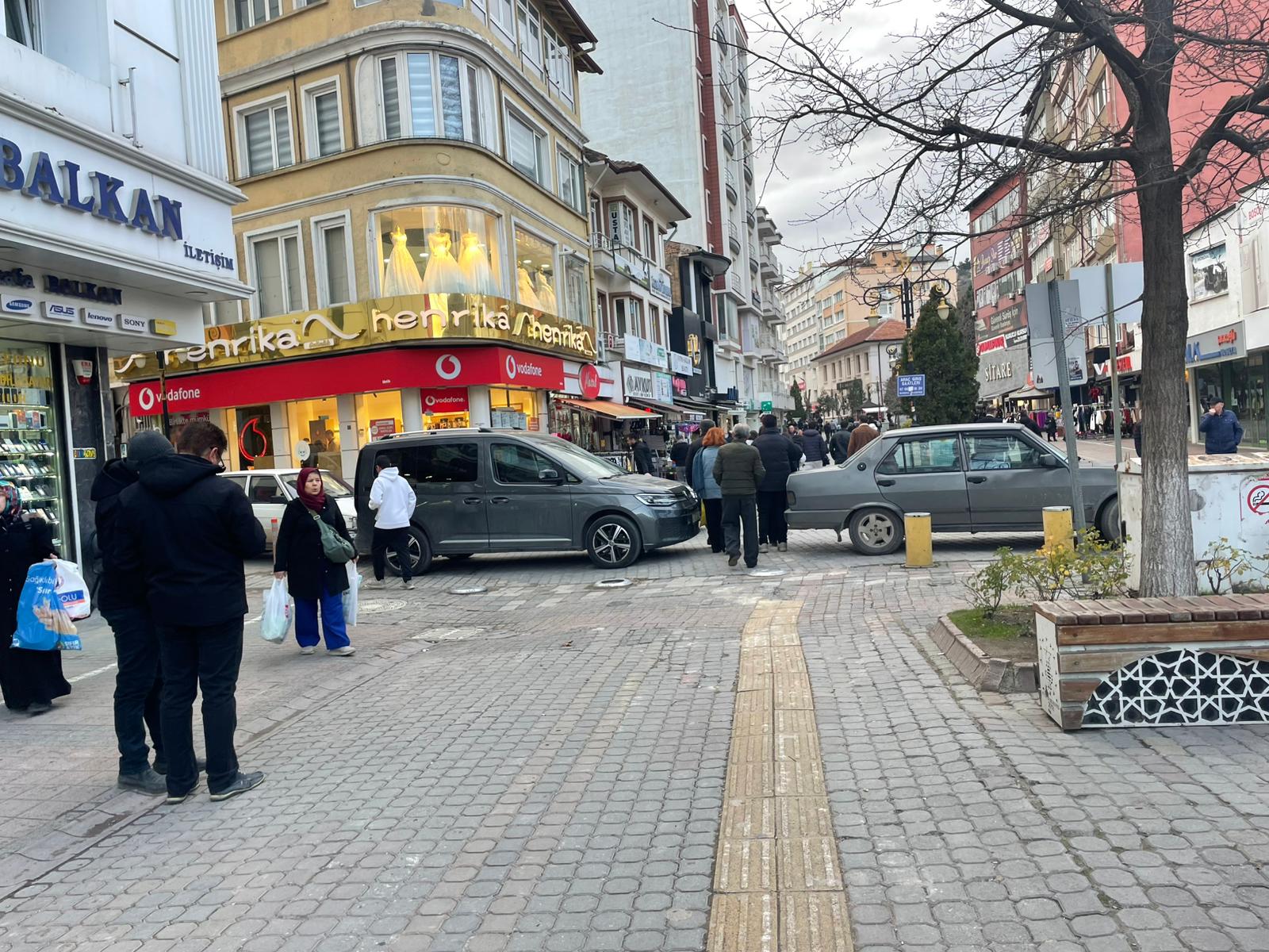 68047344 156D 404D Bf89 Fce400463570