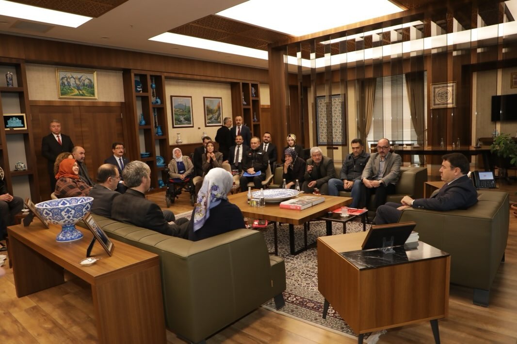 886A9A75 Aa75 4590 8C1F E6C3256D3Dbd