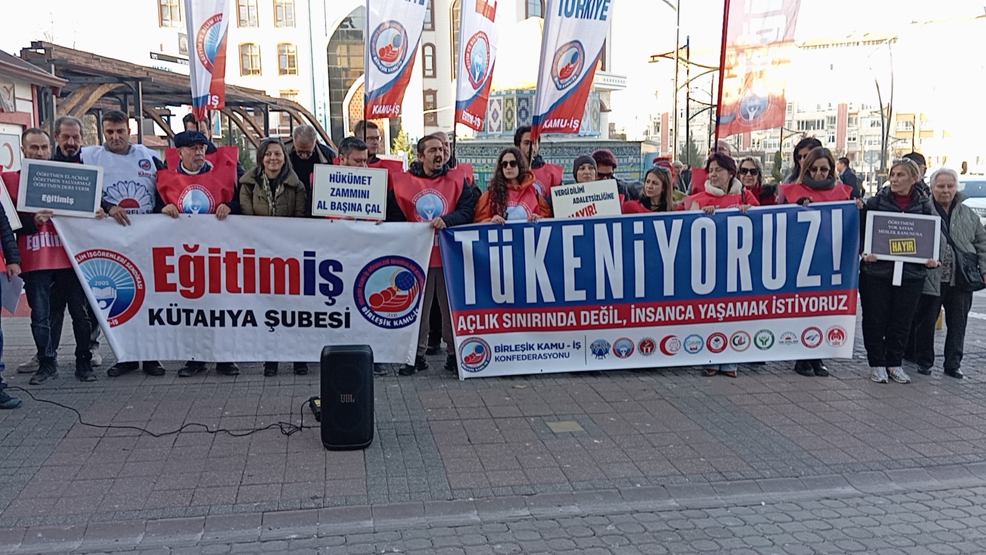 90Fd1E2A D851 4F71 83Ce 40A4E90E1E85