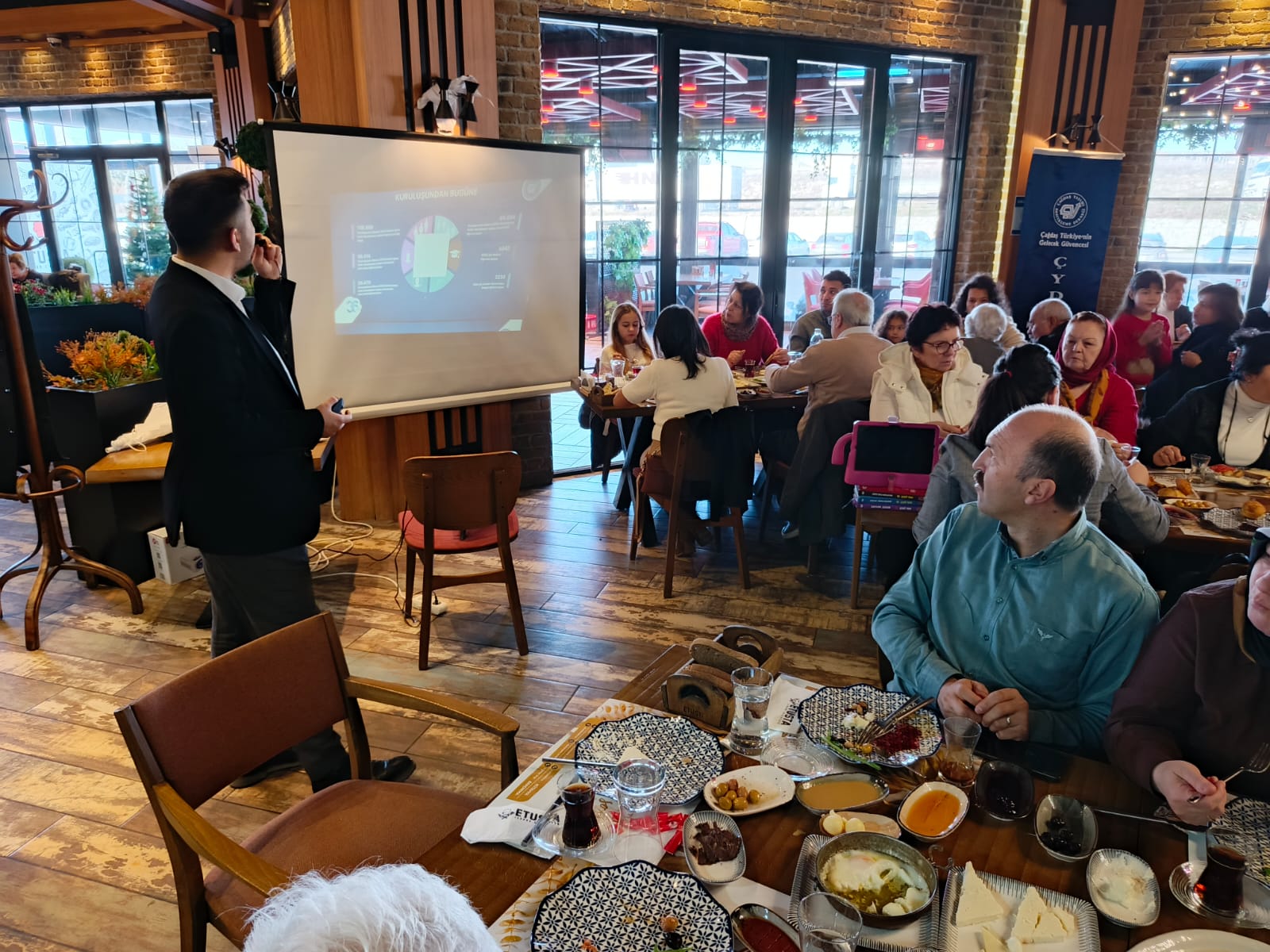 D2Bb3078 41E9 4054 B83A 689348438400