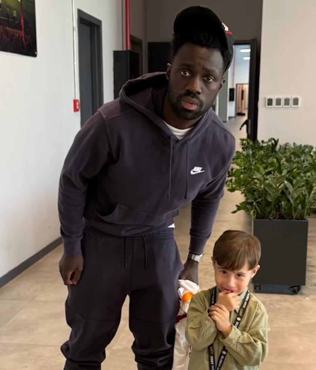 Screenshot 2025 12 30 22 15 29 386 Com.miui.mediaviewer Edit