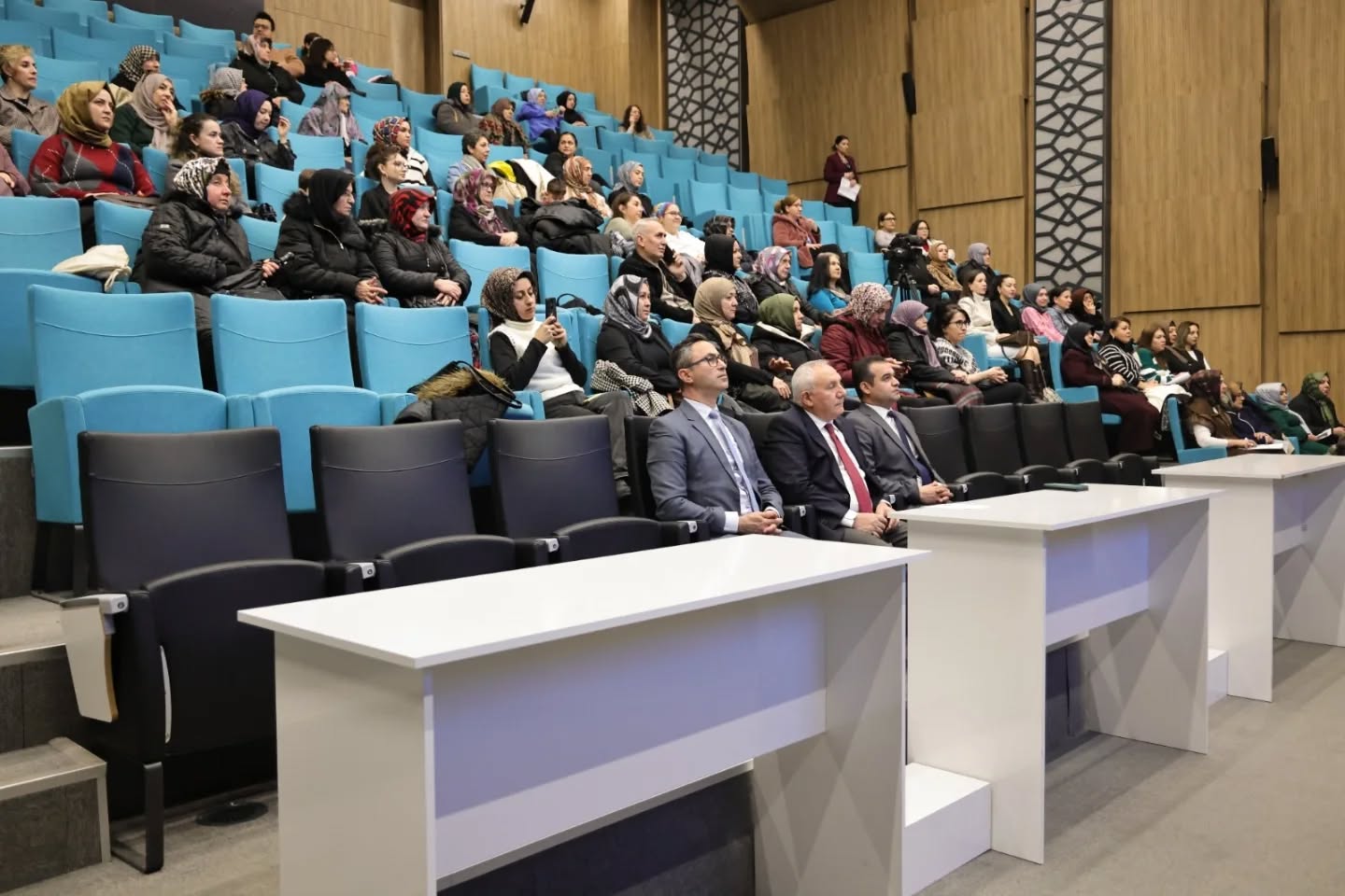 47B2F2F8 8Bca 4A3E 883B F4F0C09F5027