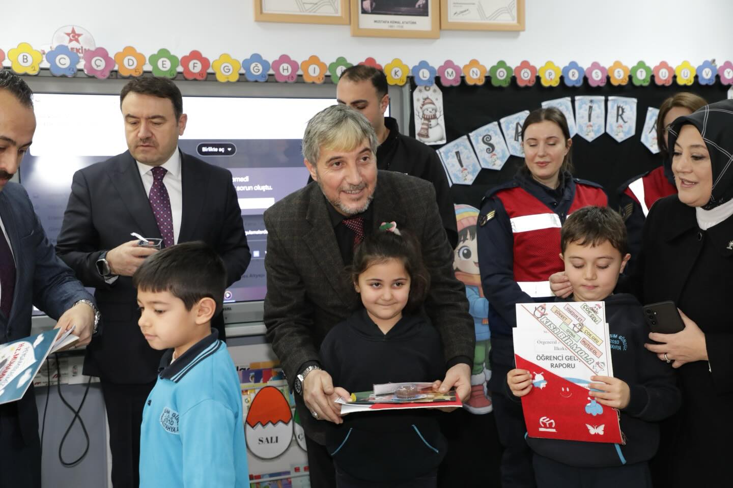 616381201 18170200456379467 8150533617488160618 N