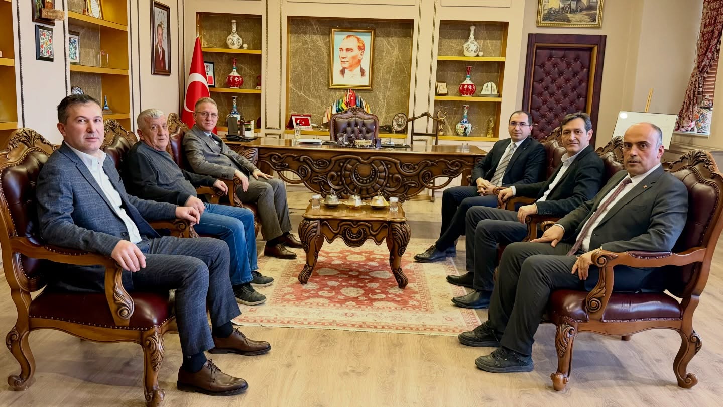 621567102 17979348251970242 5931570247452940384 N