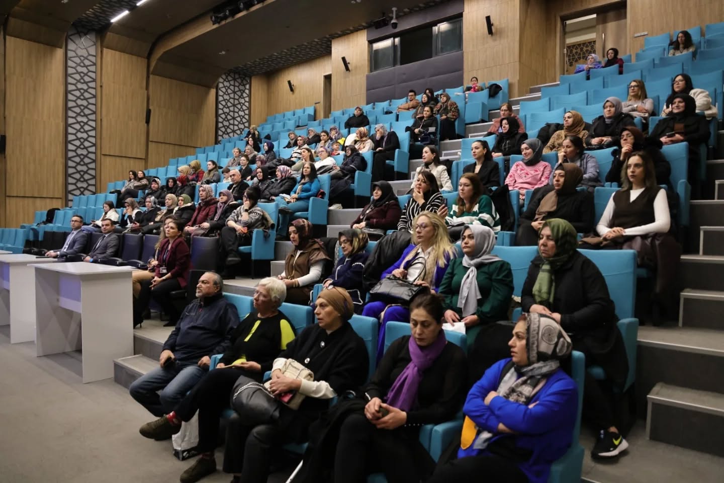 D390595A D150 48D8 907F 3413Ead93707