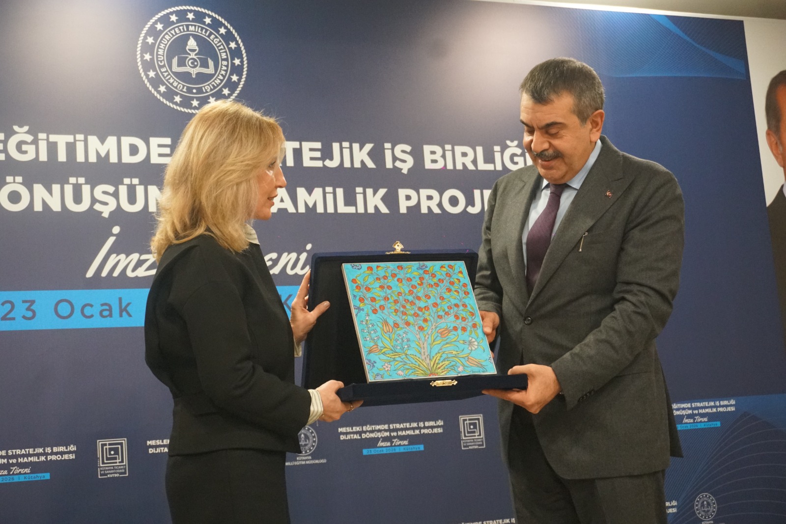 D99Aebe9 Db90 4364 935E B52950883123